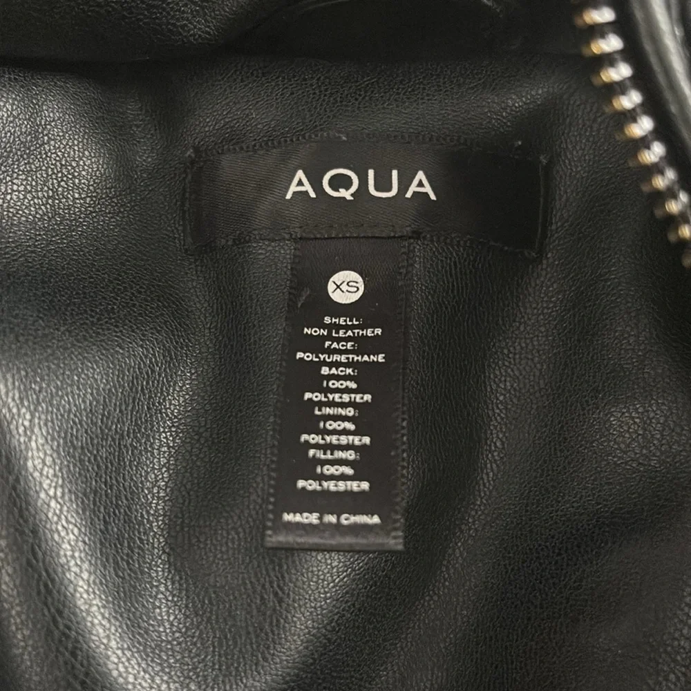 Aqua Women’s Faux Leather Short Puffer Coat size XS - Picture 8 of 8